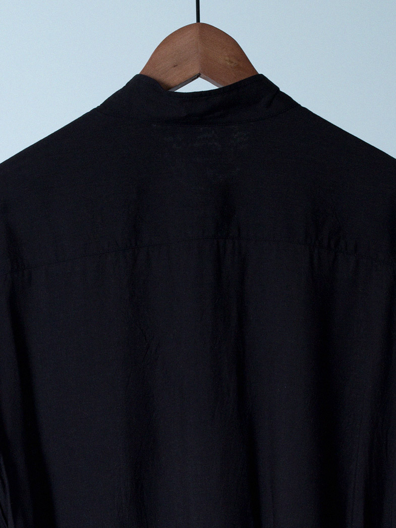 yaunn ɥ졼  DRAPE SHIRT BLACK
