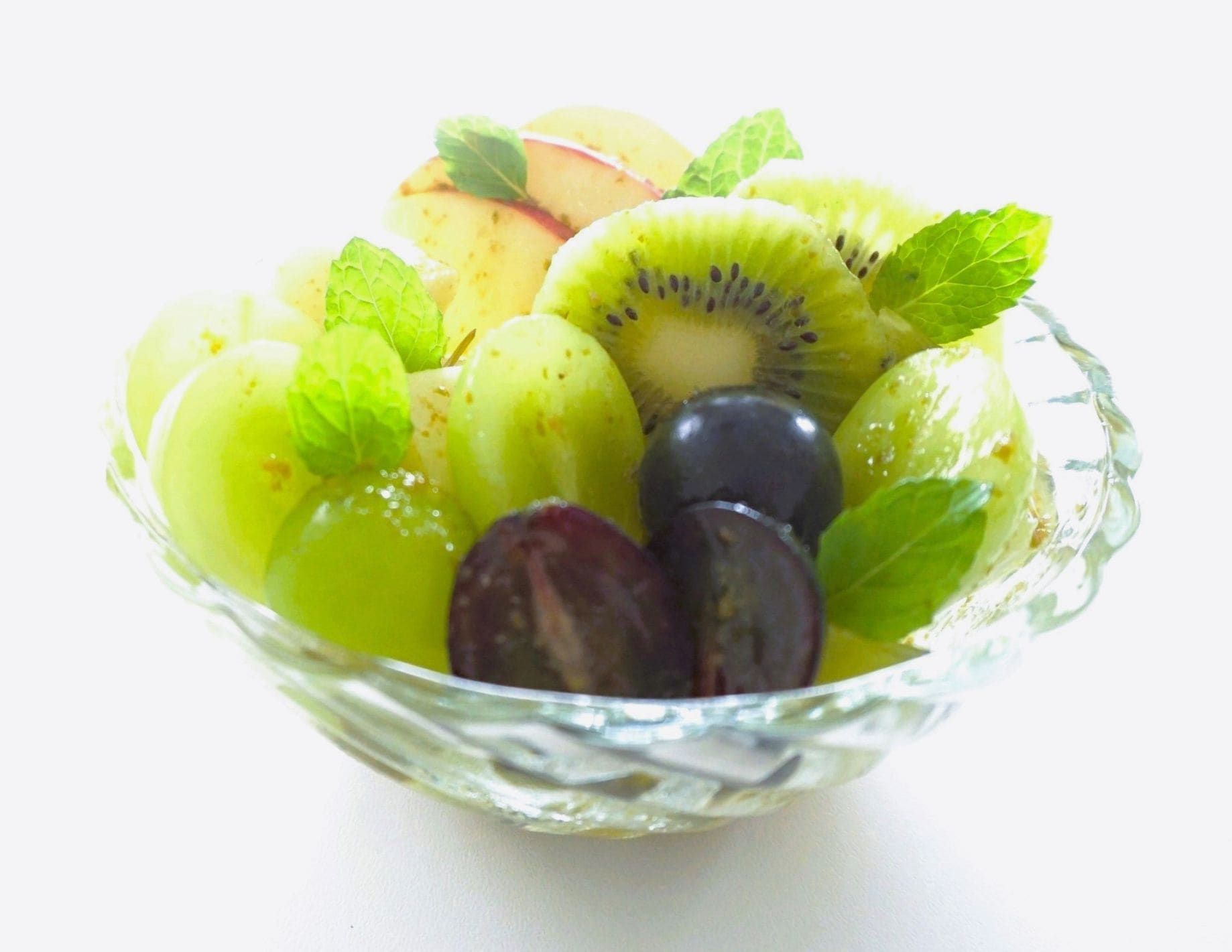 フルーツにかけて、爽やかな風味と甘みをプラス。