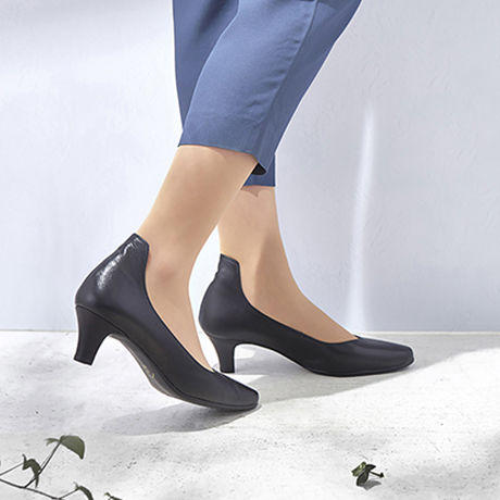 【佳歩と靴　LINE01】くるぶし周囲を引き締めて魅せる　履き心地の良い本革パンプス