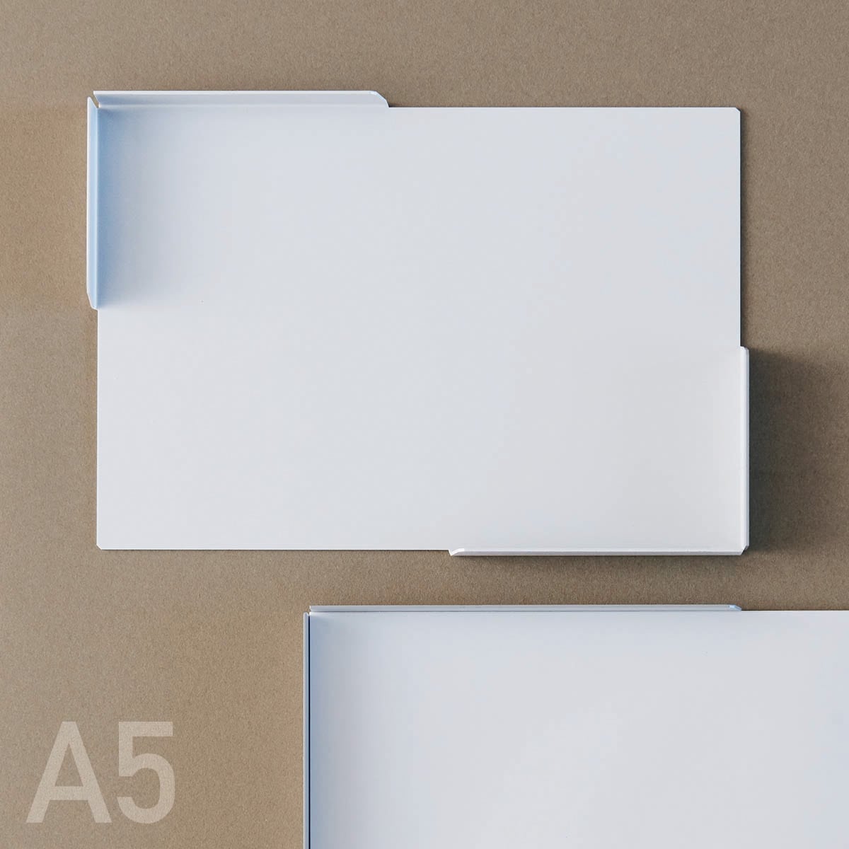 【 PAPER SERVER A5 】ネット会議のメモにぴったり。A5サイズジャストのペーパートレイ