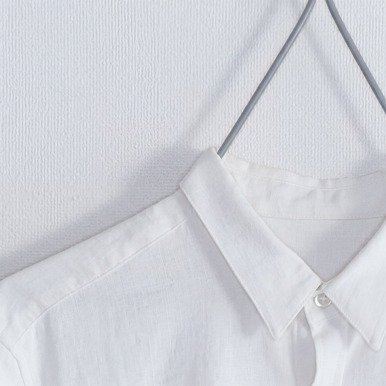 【 FORMLESS HANGER 】服の形に沿うデザインハンガー　折りたたみもできる優れモノ