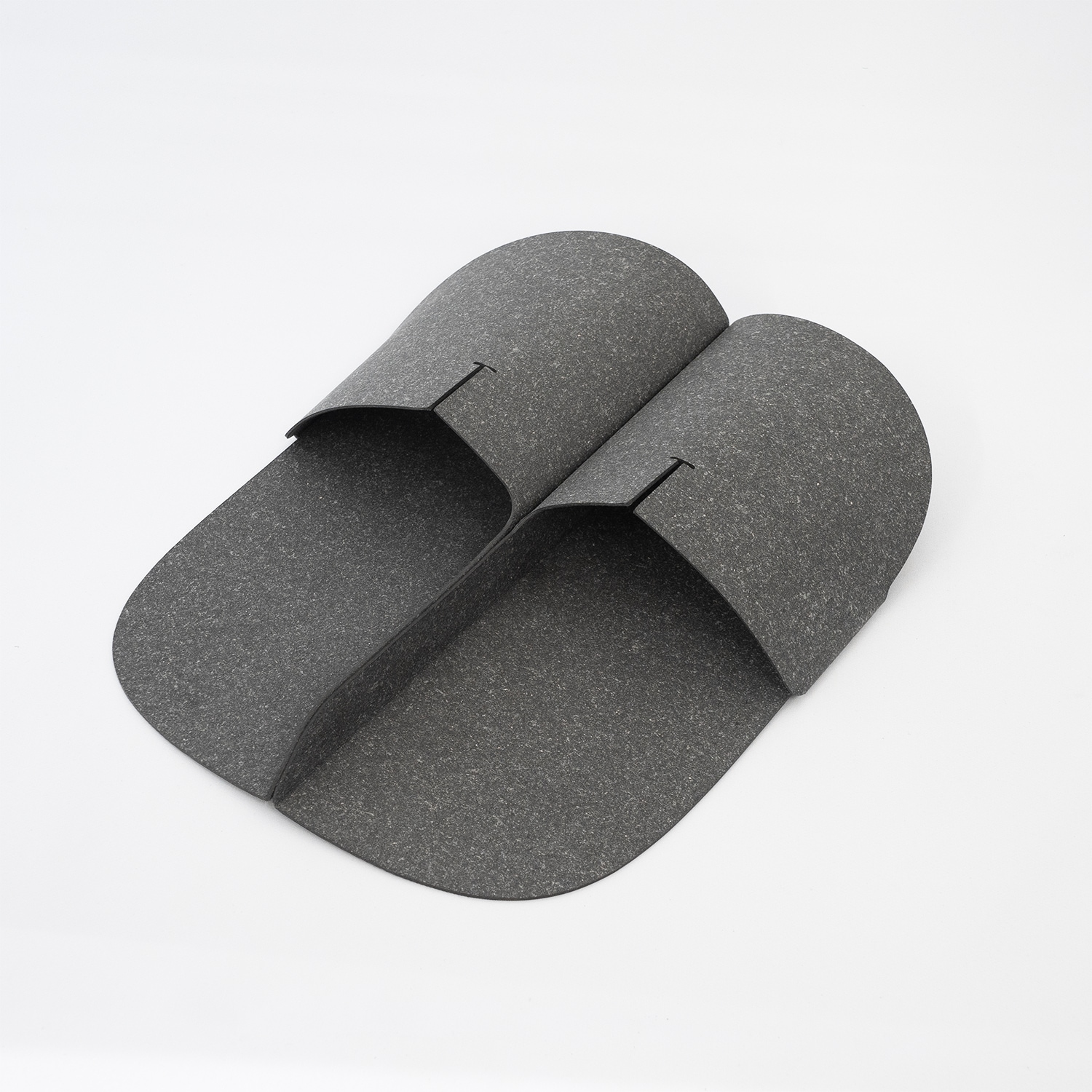 【MONOFORM SLIPPERS】整った置き姿の室内スリッパ(オープンタイプ)