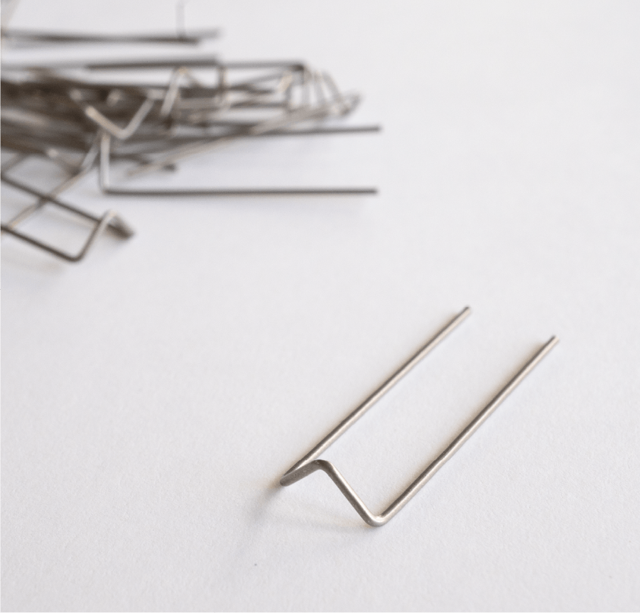 Makuakeにて先行販売【WALL CLIP PIN】はさむ・かける・おく で壁が片付く、飾れる石膏ボード用ピン