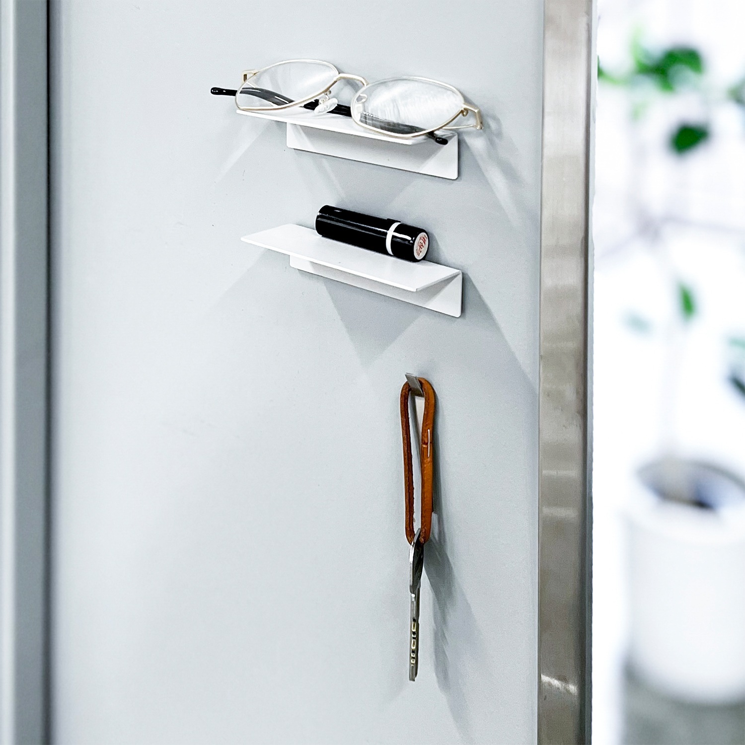 【 5° SHELF 】５度の傾きが特徴！シンプルなマグネットシェルフ