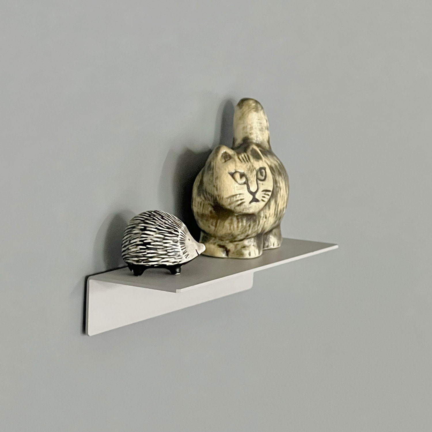 【 5° SHELF 】５度の傾きが特徴！シンプルなマグネットシェルフ