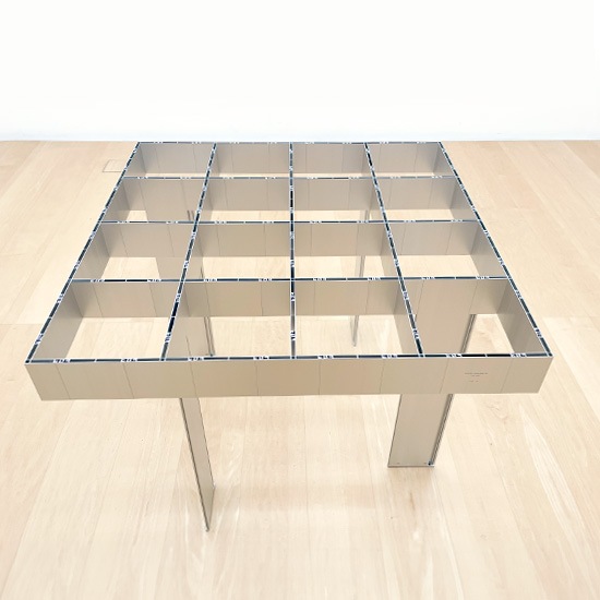 Grid Stand H700��4��4