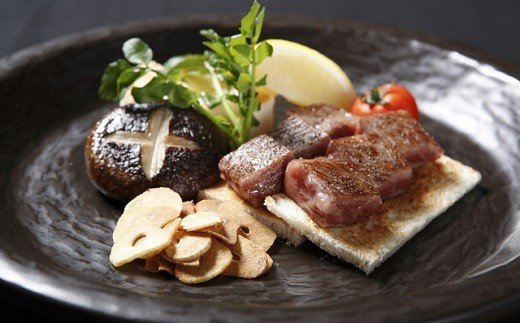 松浦食肉組合厳選A４ランク以上長崎和牛サイコロステーキ500g