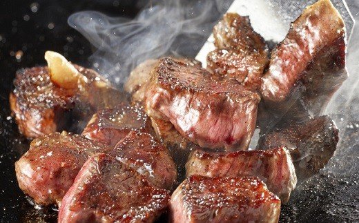 松浦食肉組合厳選A４ランク以上長崎和牛サイコロステーキ500g