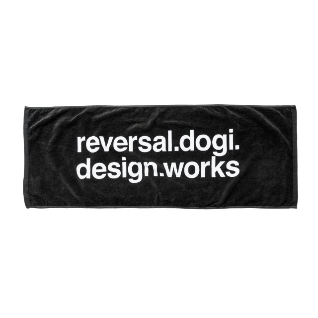 BLACK LOGO SPORTS TOWEL