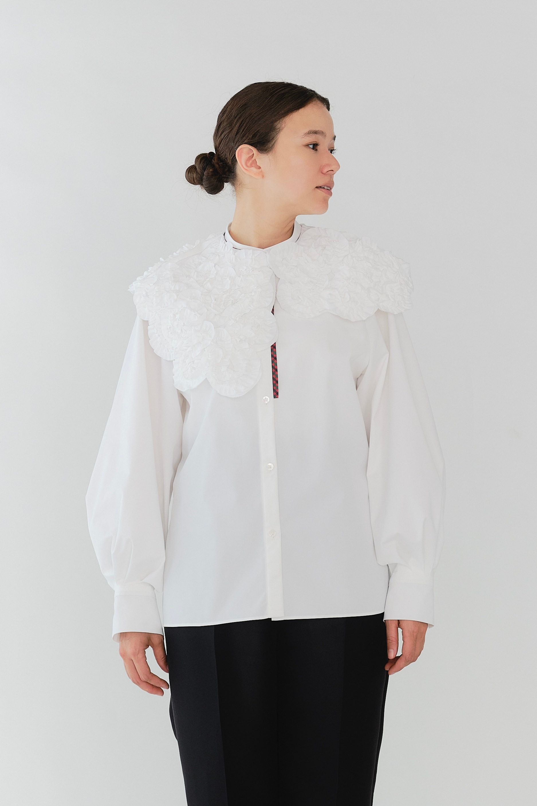 【美品】yori ヨリVネックファーショートコート 白 yori(ヨリ)公式通販|甘さと上品さを兼ね備えた日本製レディース服