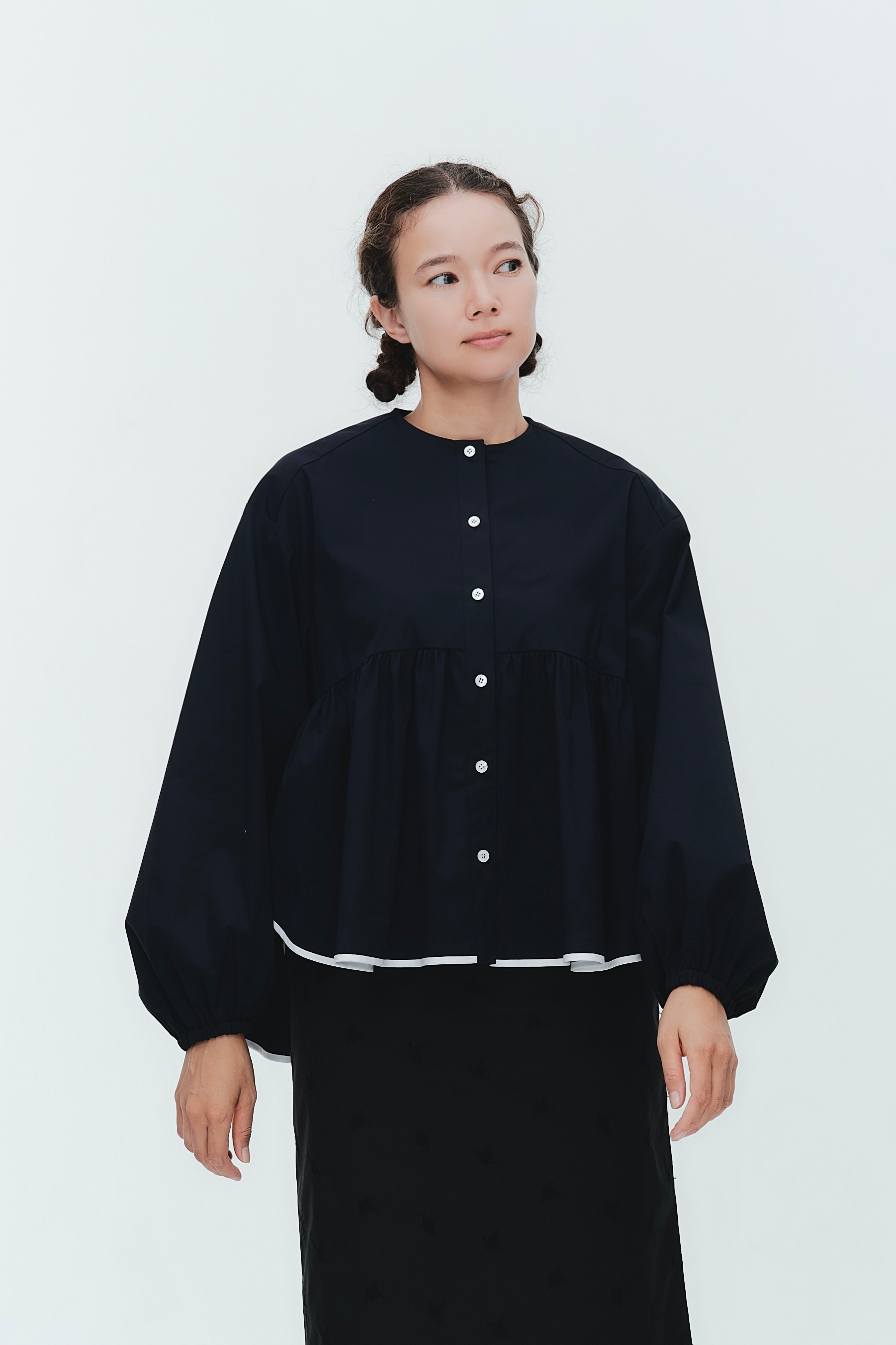 3月下旬発送予定 バイカラーギャザーブラウス【2026SP】 | 2026SP