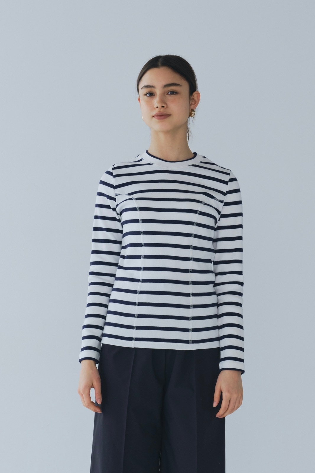 yori フリル付き半袖トップス 38 ダークネイビー　新品タグ付 yori フリル付き半袖トップス 38 ダークネイビー 新品タグ付 tops | yori