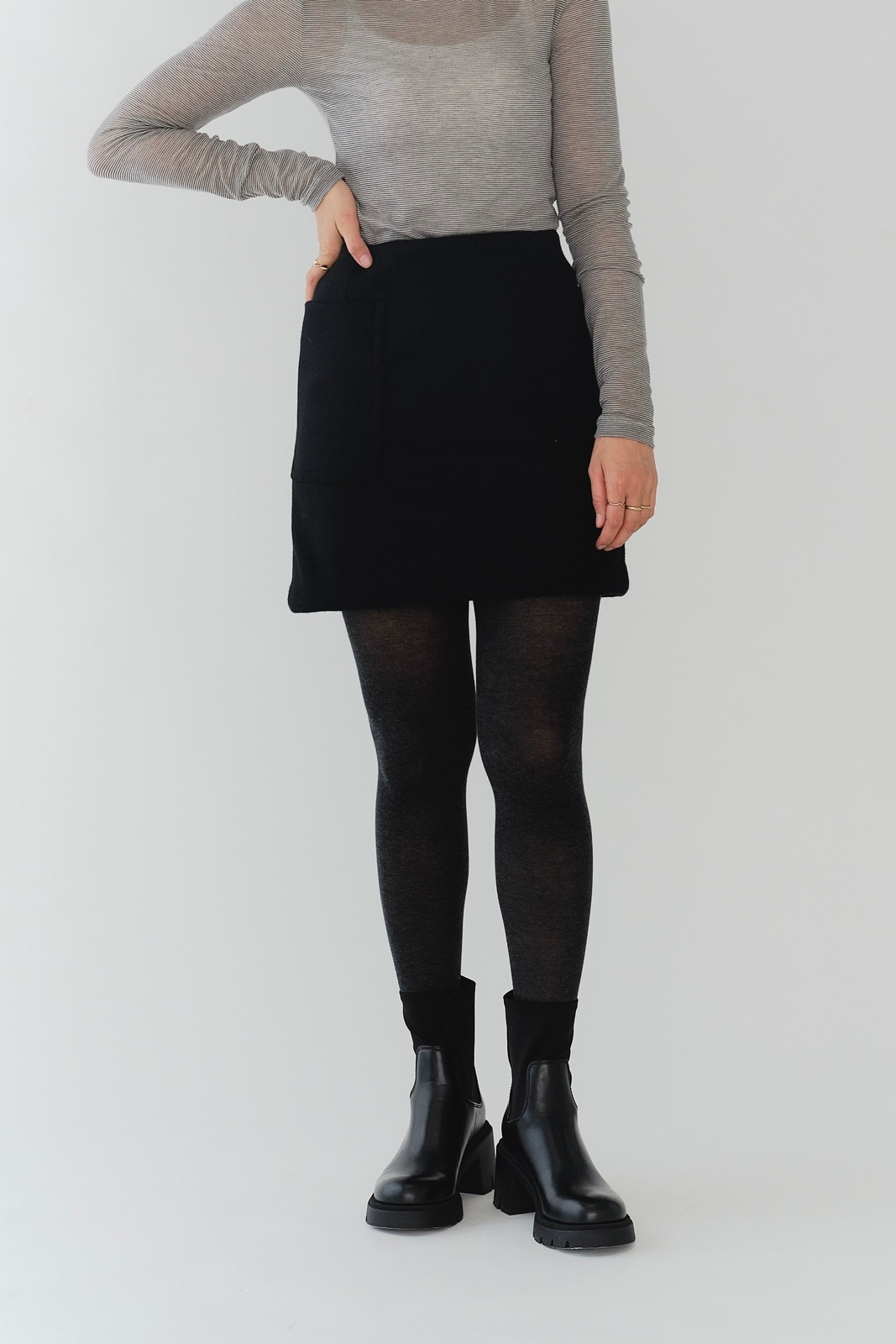 【新品タグ付】yori ポケットウールミニスカート(black 38サイズ) ポケットウールミニスカート【2025AW】 | all item| yori