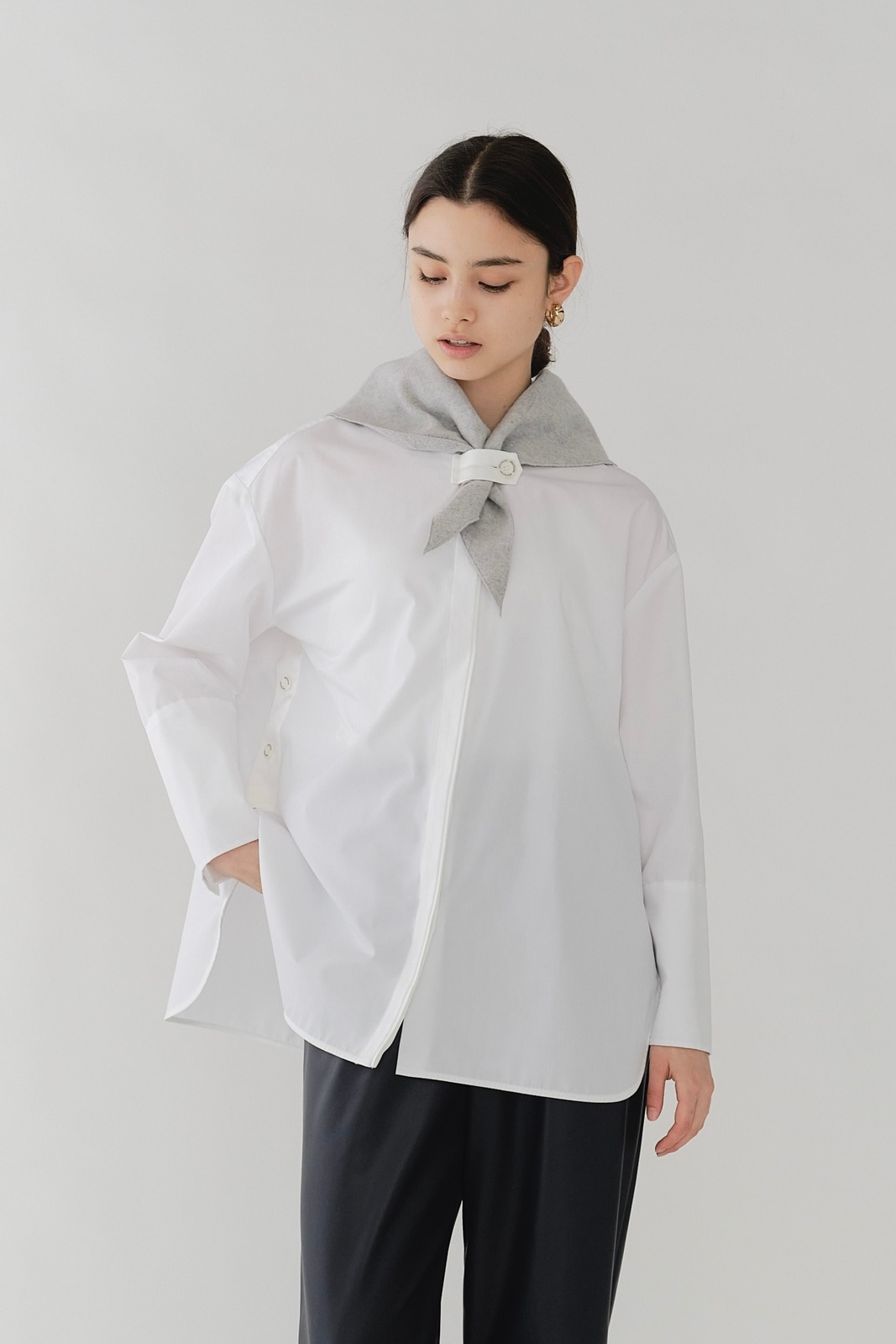 □ 47154★年 定価3.6万 25AW ヨリ ループスカーフブラウス shirocon ループスカーフブラウス【2025AW】 | 2025 AW Collection| yori