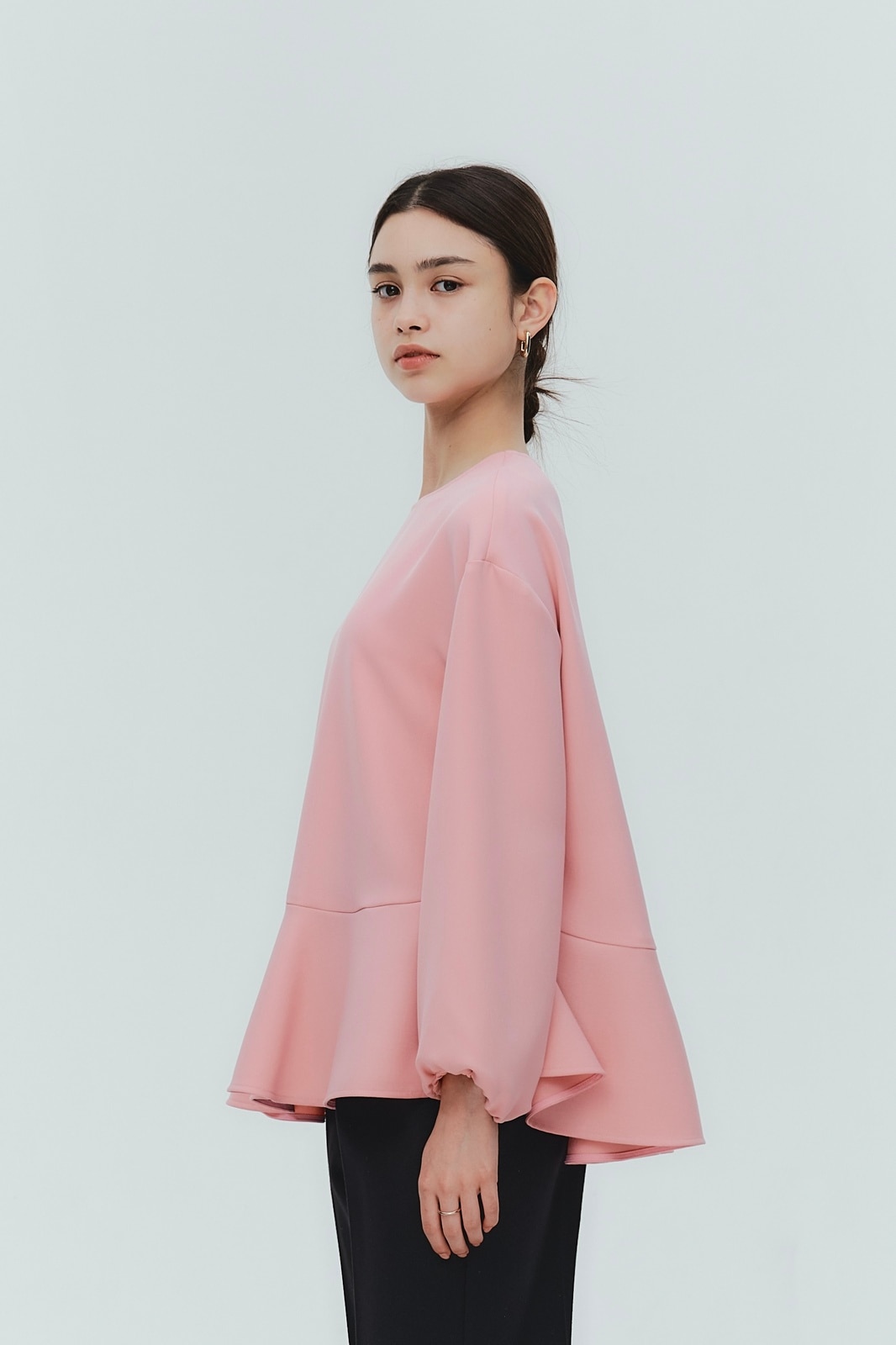 パウダリーヘムフレアブラウス パウダリーヘムフレアブラウス | all item| yori