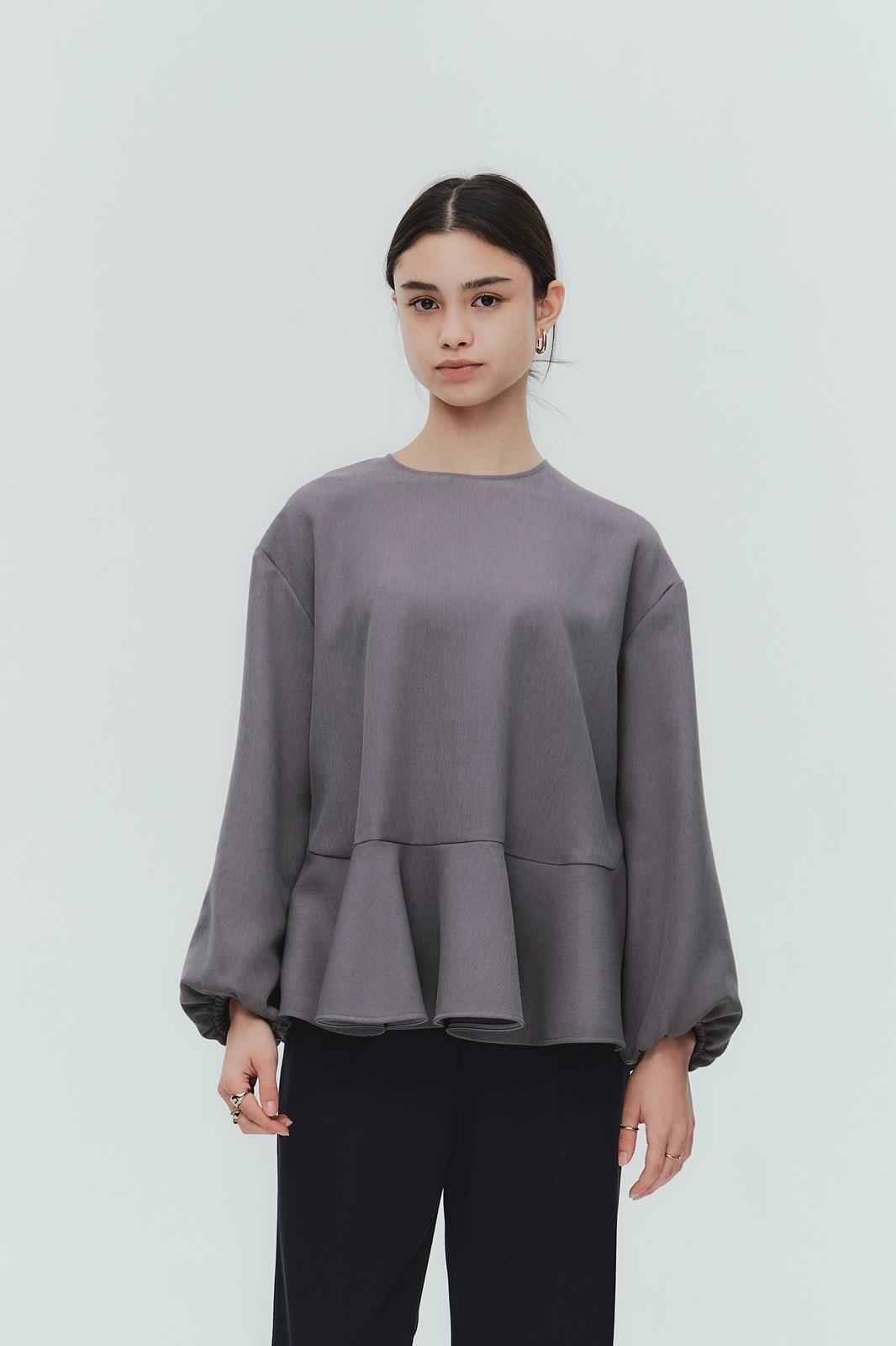 パウダリーヘムフレアブラウス | all item| yori