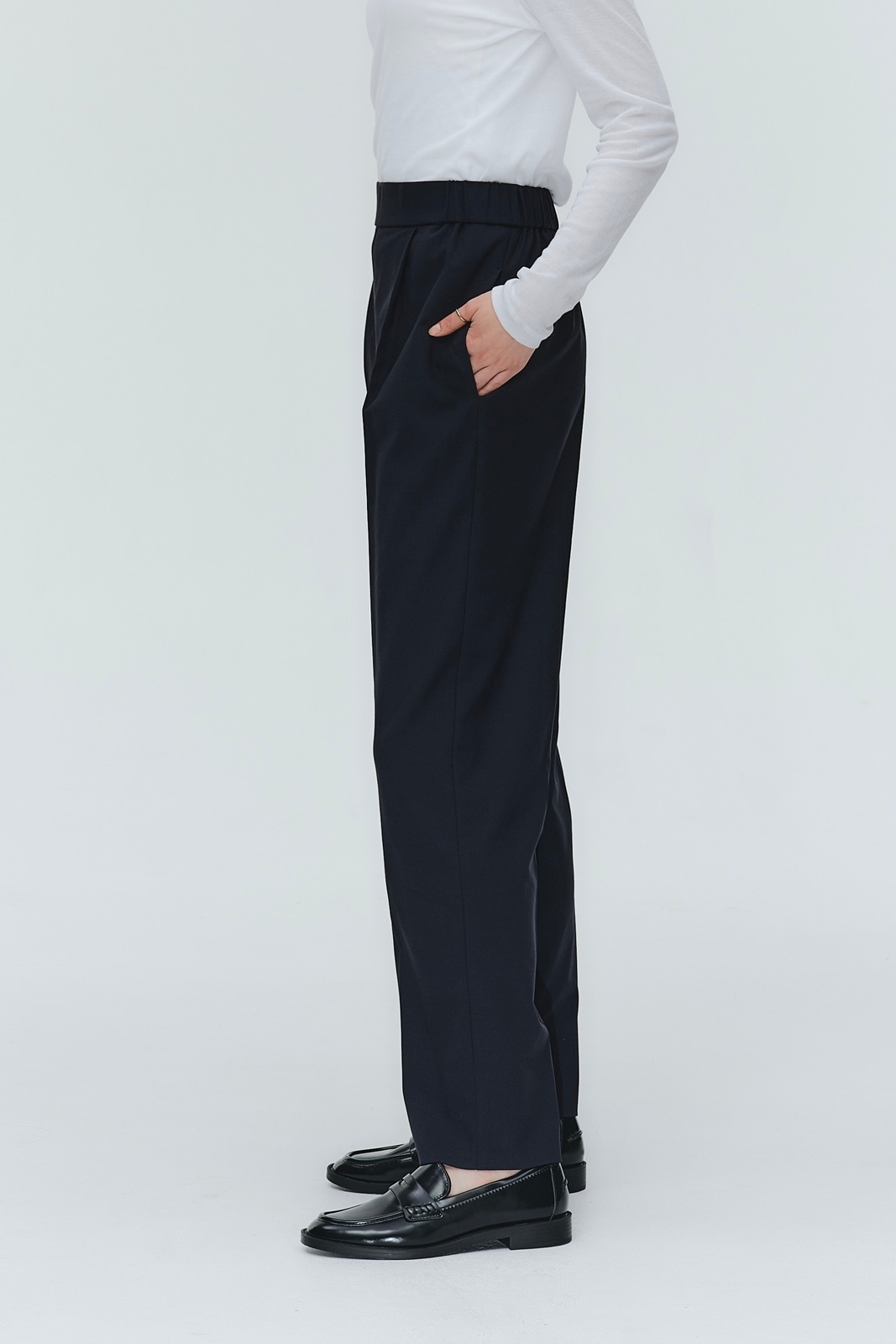 美品✨ yori ヨリ ハンサムスラックスパンツ 22AW スリット 洗える ハンサムスラックスパンツ | all item| yori