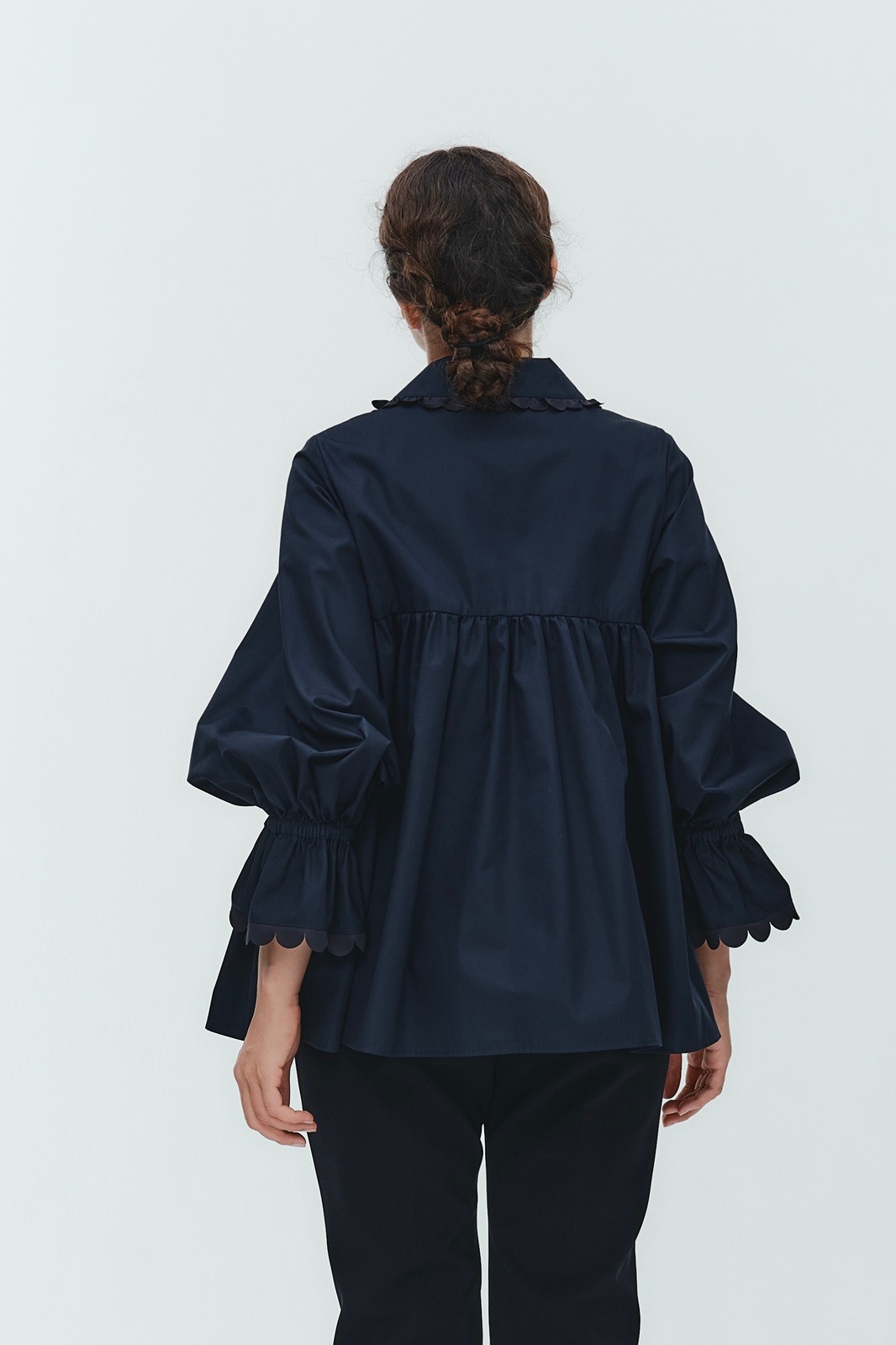 1月下旬発売予定 スカラップトリムブラウス【2026SP】 | 2026SP