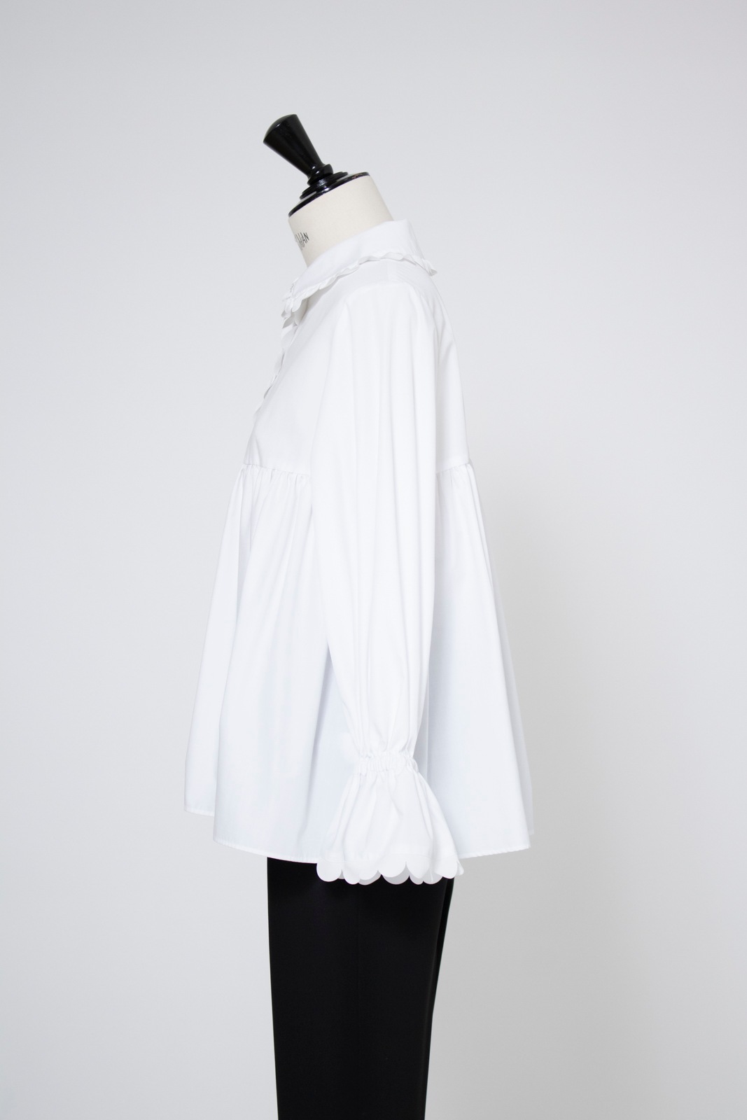 1月下旬発送予定 スカラップトリムブラウス【2026SP】 | 2026SP