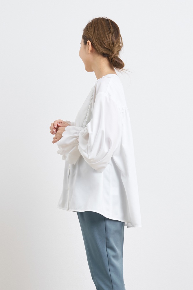 スカラップカットワークブラウス【2022AW】12月中旬発売予定 | tops | yori