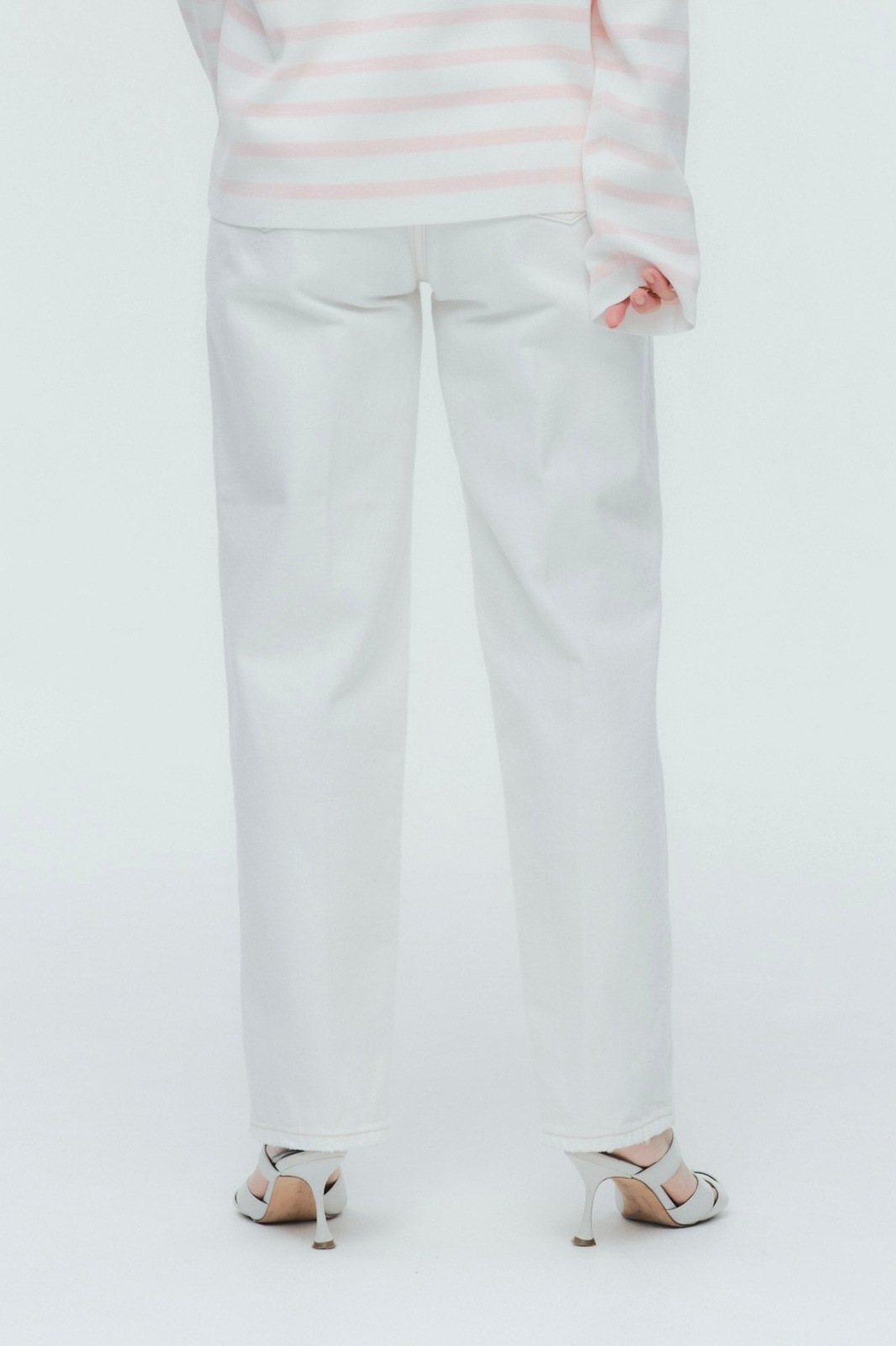 2月下旬発送予定 Audreyテーパードホワイトデニム【2026SP】 | 2026SP