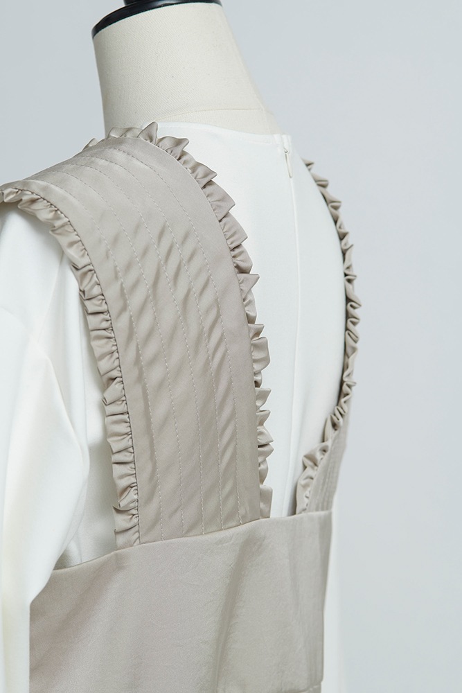 サテンフリルサロペット【2022AW】 | 2022 AW Collection | yori
