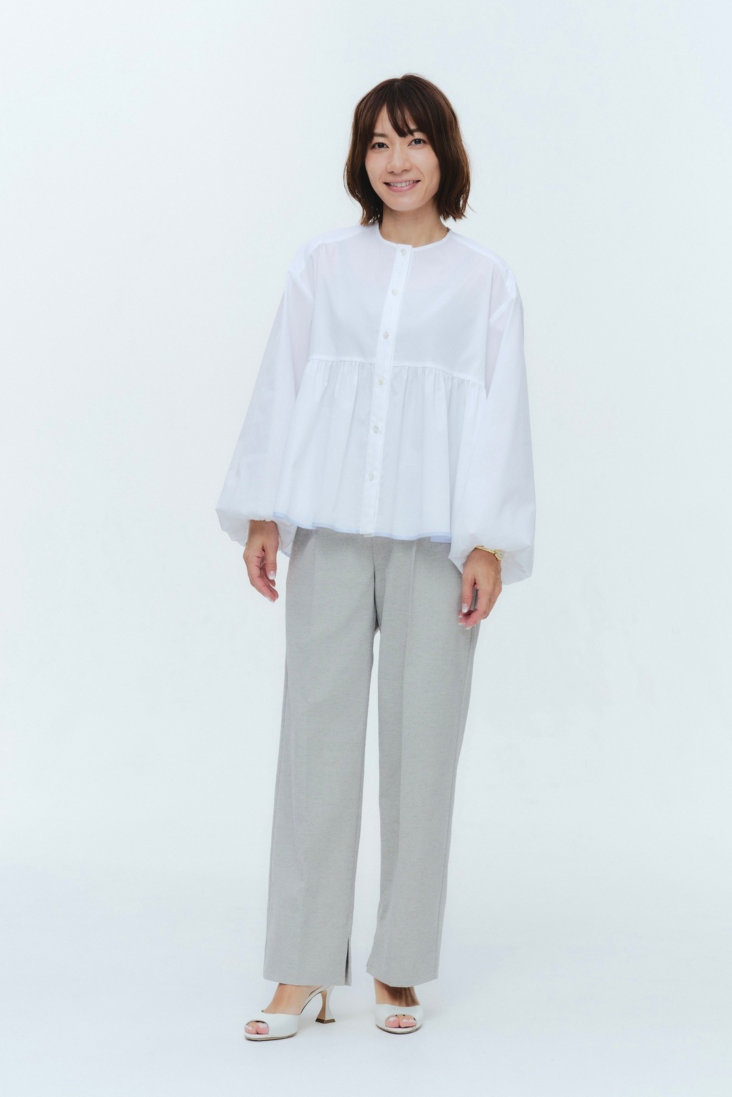 ☆*☆様 yori ヨリ　バックリボンギャザーブラウス　ブラウス　ホワイト　新品 yori(ヨリ)の「ボリュームギャザーブラウス【2021SP】2月上旬入荷