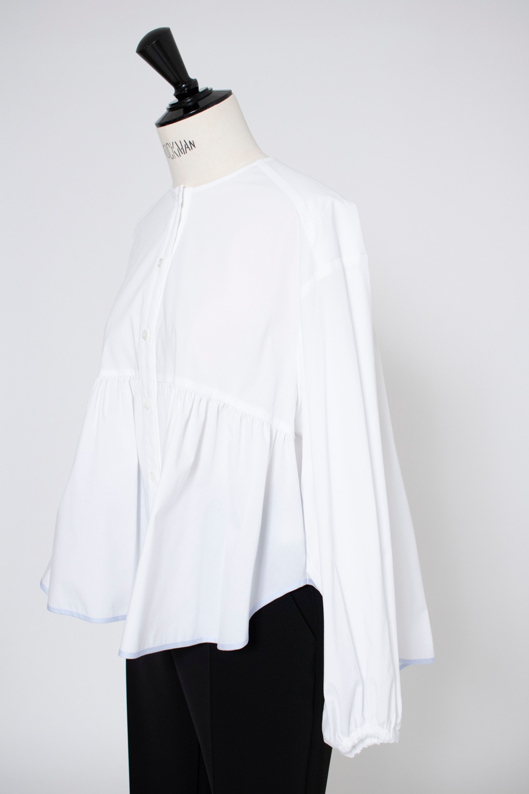 3月下旬発送予定 バイカラーギャザーブラウス【2026SP】 | 2026SP