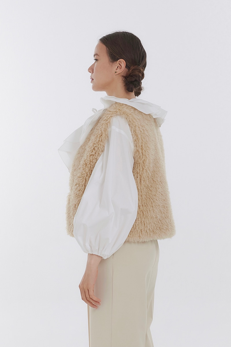 【美品】yori ヨリVネックファーショートコート 白 中古・古着通販】YORI (ヨリ) ウールノーカラーコート ベージュ