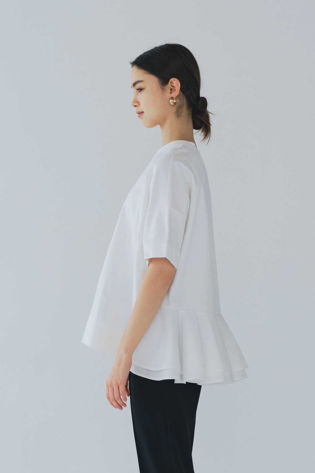 yori バックフレアオーバーカットソー　トップス　Tシャツ　ブラウス　シャツ yori バックフレアオーバーカットソー トップス Tシャツ
