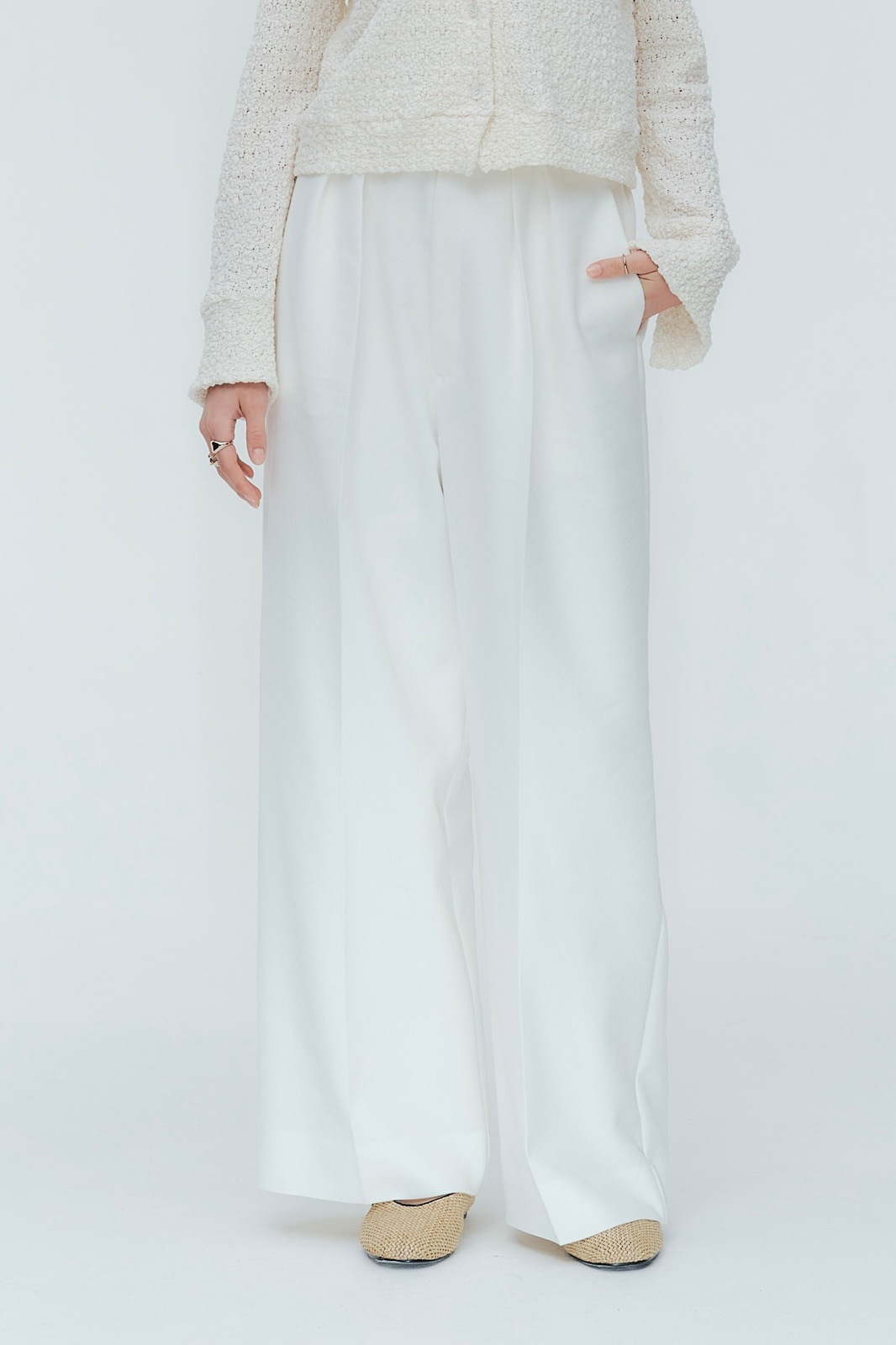 3月下旬発送予定 shirocon ダブルタックリネンパンツ【2026SP