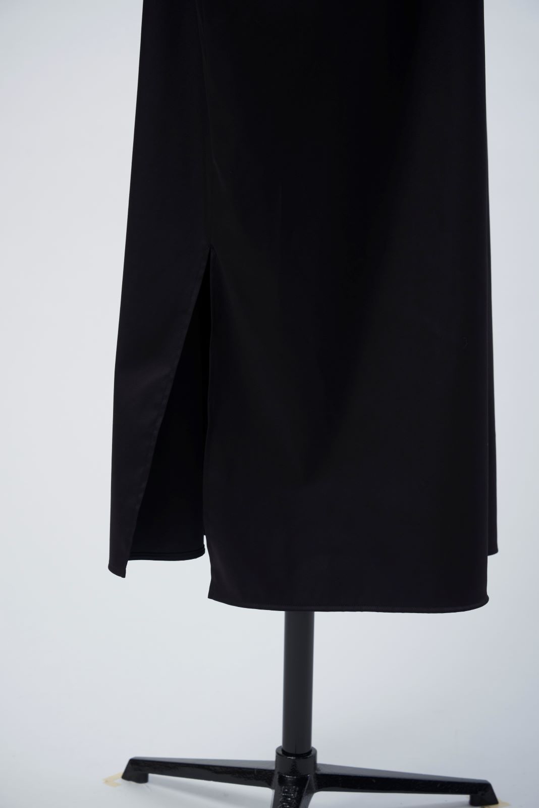 yori】新品、未使用2023SM ボックスサテンワンピース 34 ブラック