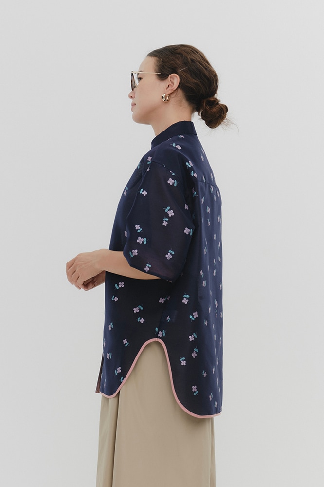 yori ラメクローバーシアーシャツ