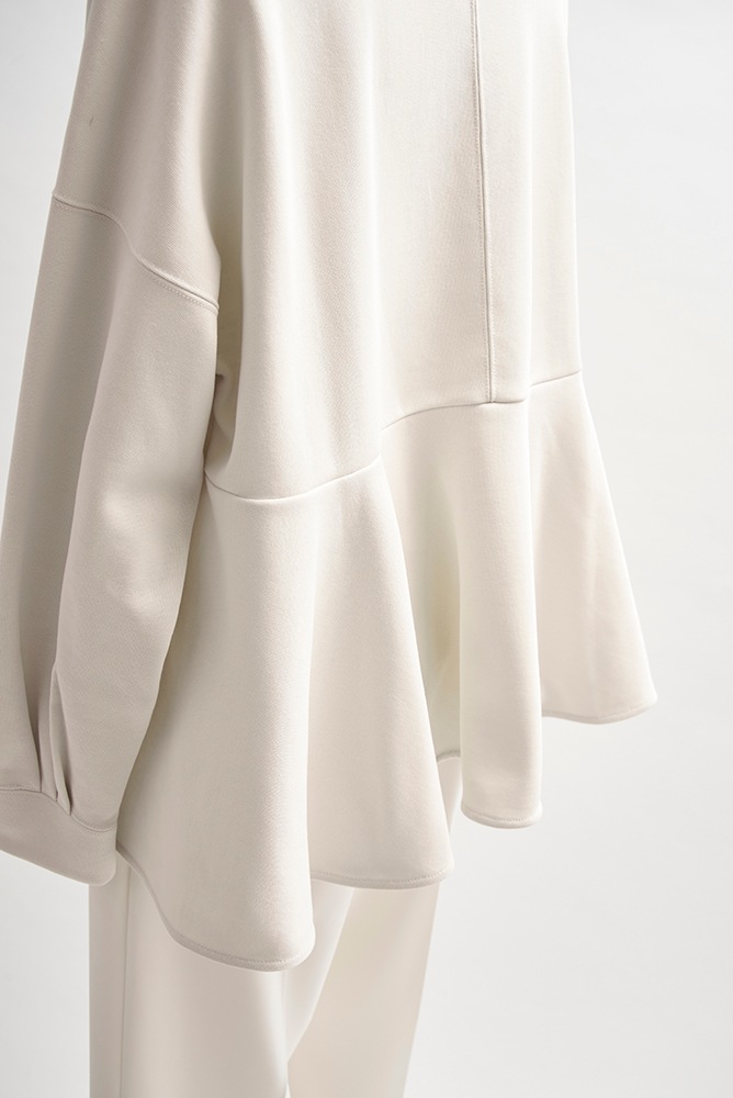 新品　yori チャンキーバックフレアtee yori チャンキーバックフレアTee ホワイト 2024SPOT完売