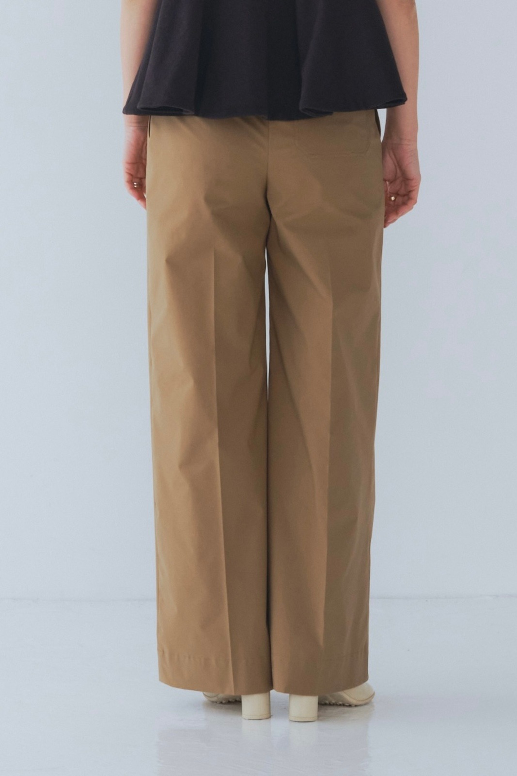 yori 撥水　ワイド　パンツ ベージュ　38 撥水ストレッチスティックパンツ | all item| yori