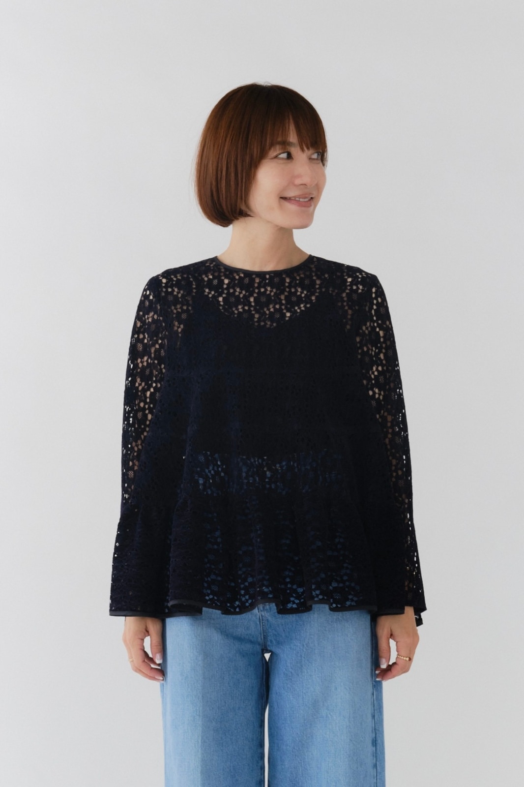 yori フロッキーレースシャツ【2025AW】 ネイビー フロッキーレースティアードブラウス【2025AW】 | all item| yori