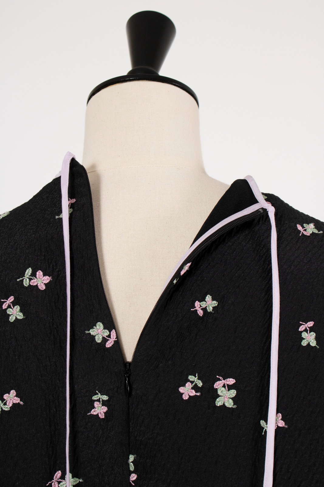 フクレ刺繍ギャザーブラウス【2025AW】