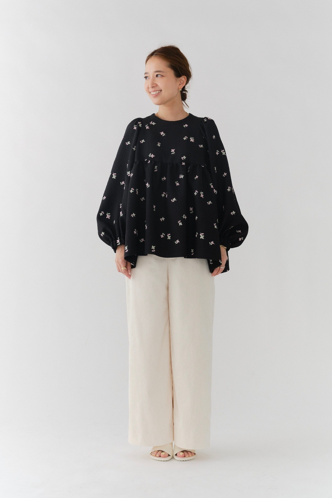 フクレ刺繍ギャザーブラウス【2025AW】