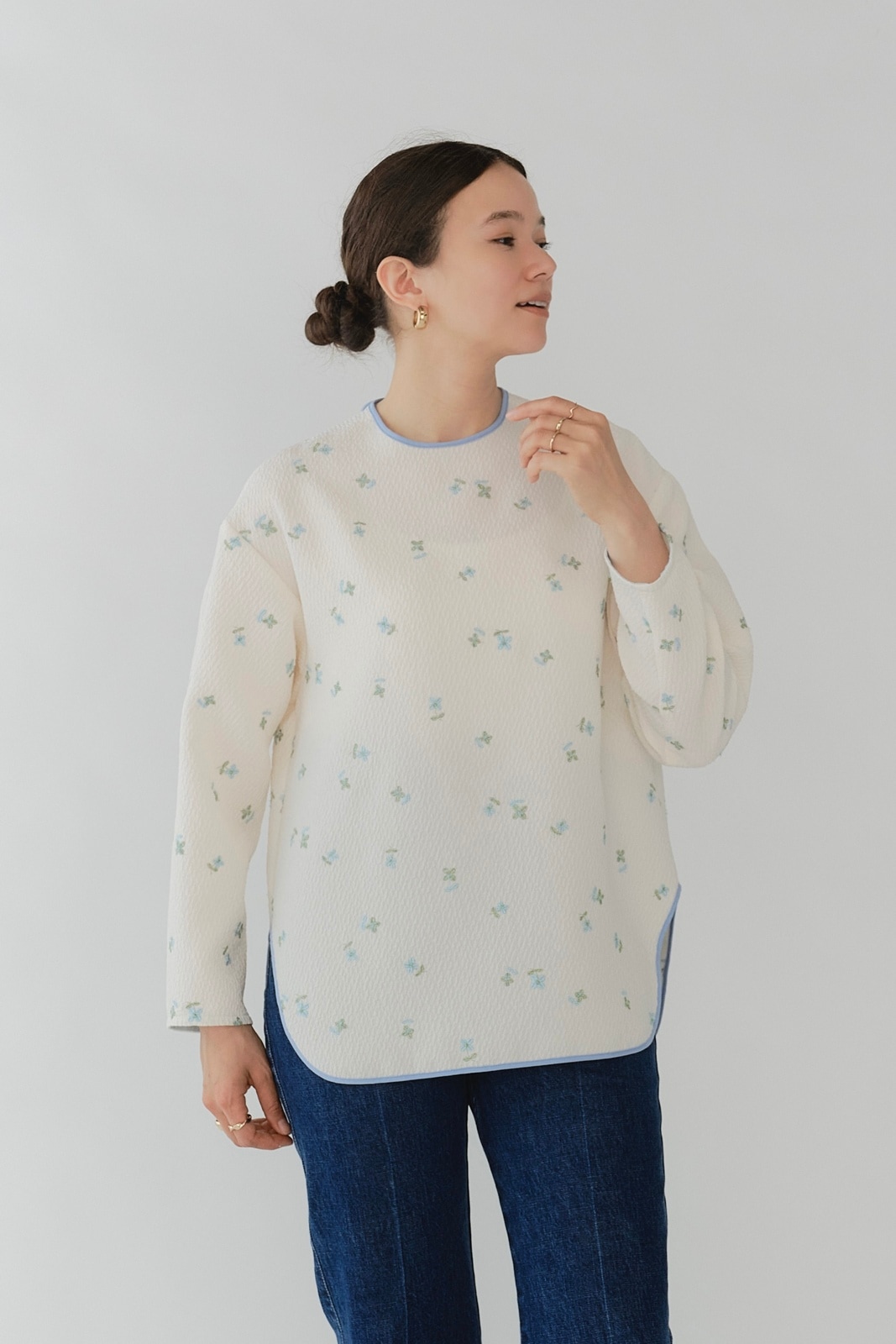 フクレ刺繍シンプルブラウス【2025AW】