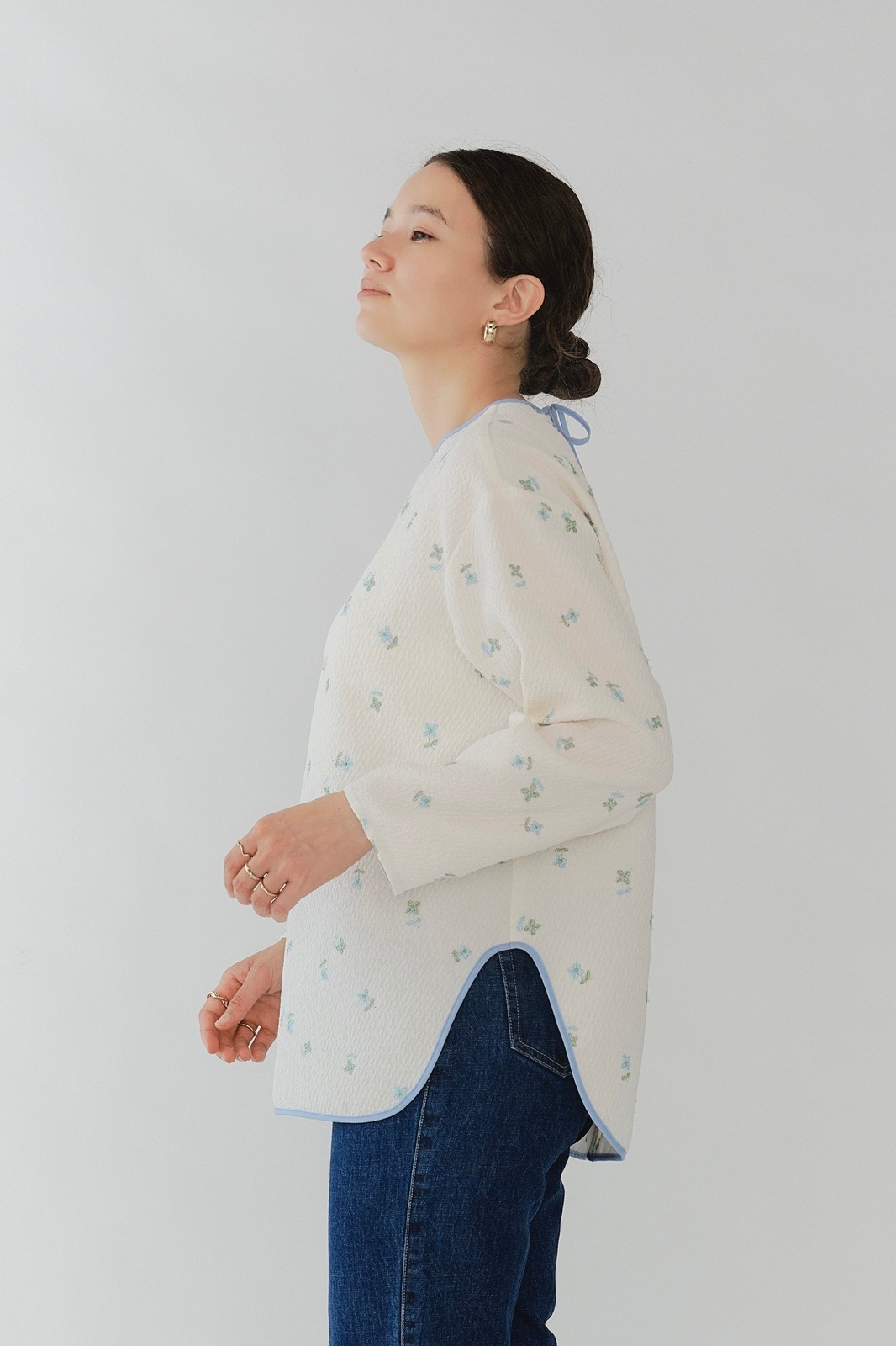 フクレ刺繍シンプルブラウス【2025AW】