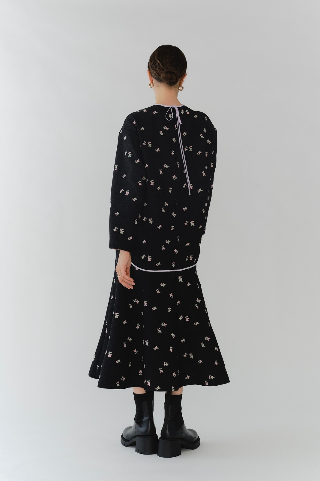 yori フクレフレアブラウス ブラック　7/25日以降発送 中古・古着通販】yori (ヨリ) フクレリボンブラウス ブラック