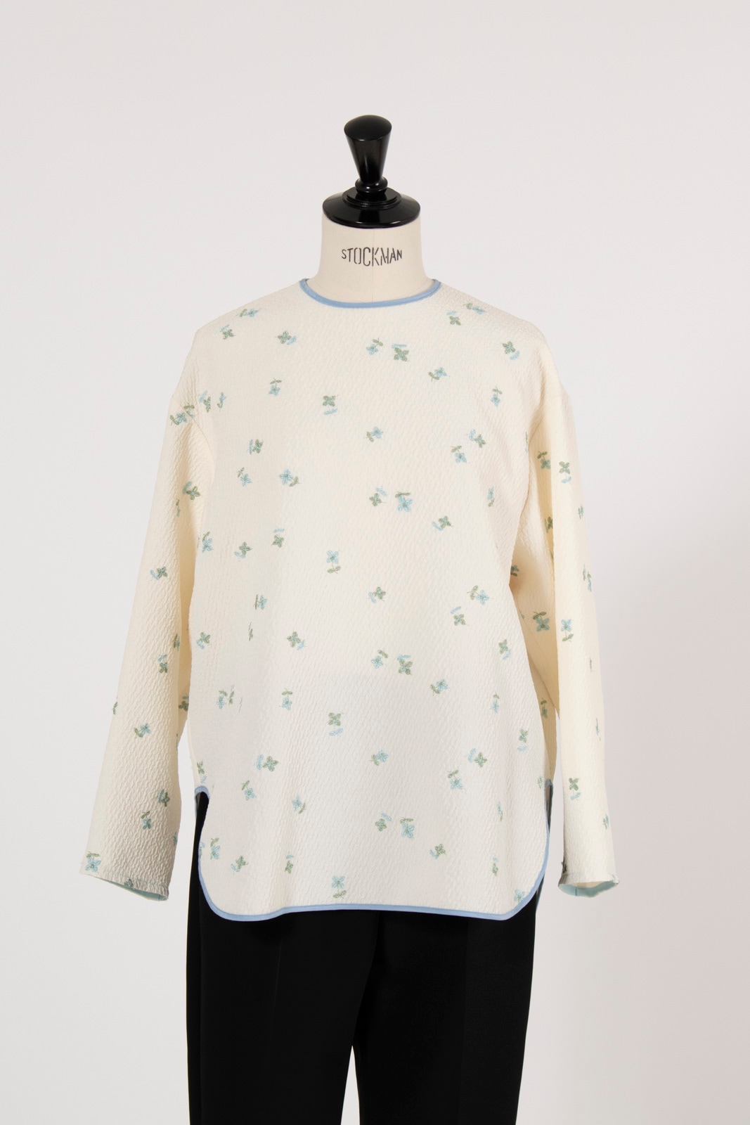 【新品　未使用】yori フクレ刺繍シンプルブラウス【2025AW】 フクレ刺繍シンプルブラウス【2025AW】 | all item| yori