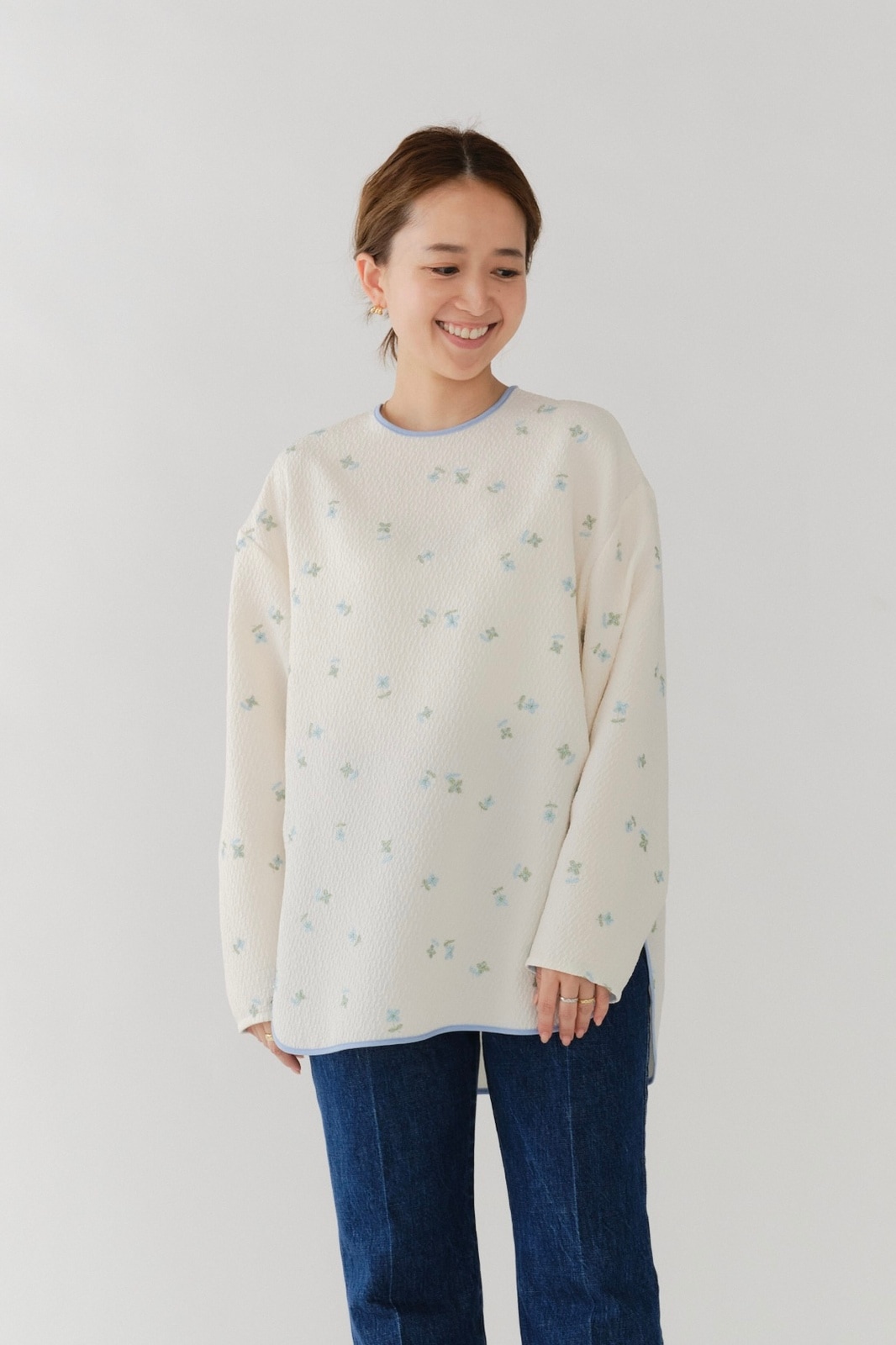 フクレ刺繍ギャザーブラウス　yori2025aw 10月上旬発売予定 フクレ刺繍ギャザーブラウス【2025AW】 | tops