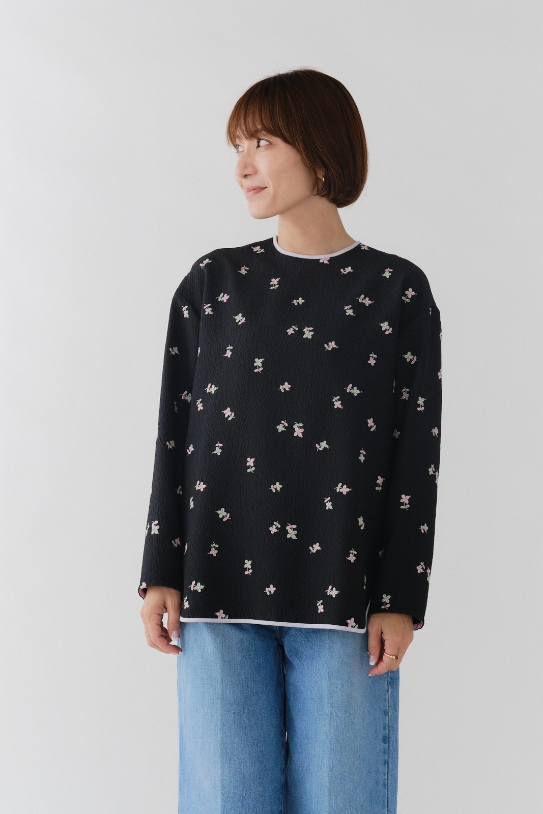 10月上旬発売予定 フクレ刺繍シンプルブラウス【2025AW】 | tops