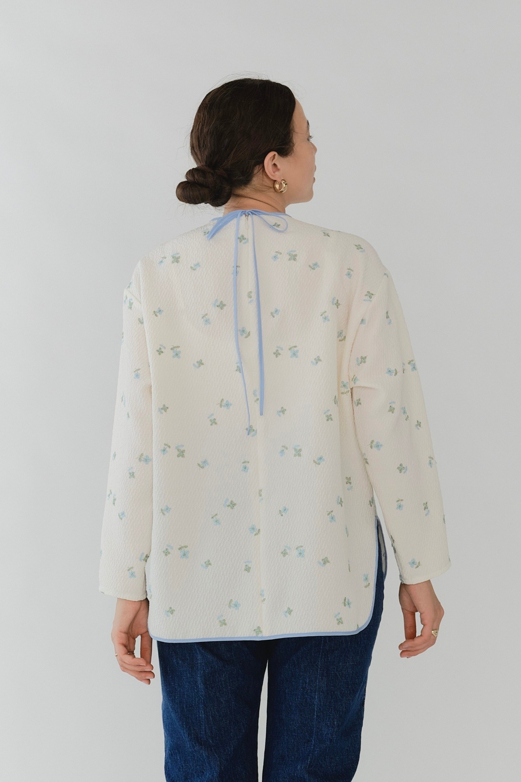 フクレ刺繍シンプルブラウス【2025AW】