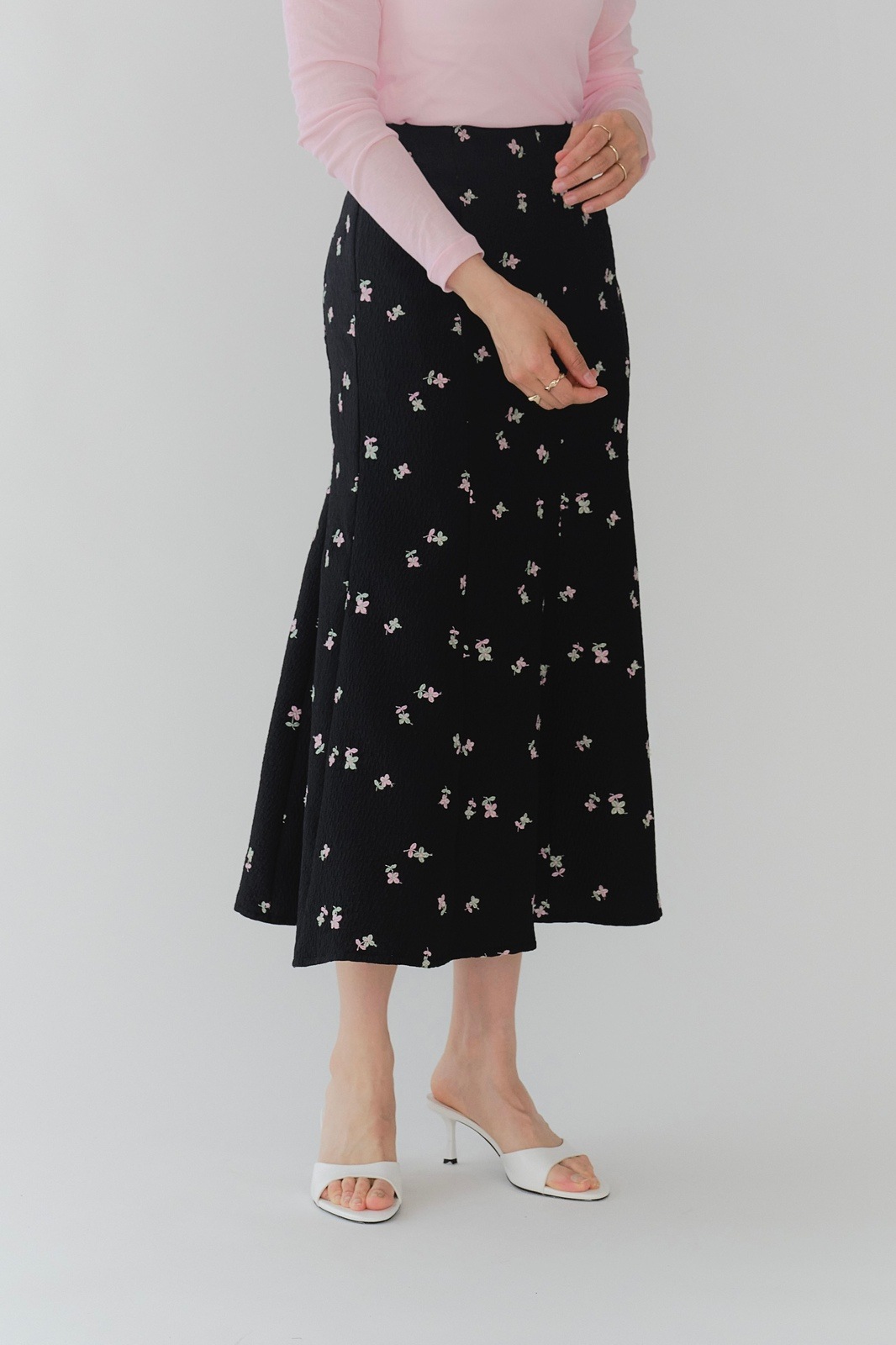 スカート YUZUKA フクレ刺繍フレアスカート【2025AW】10/14pm21:00～発売 | 2025