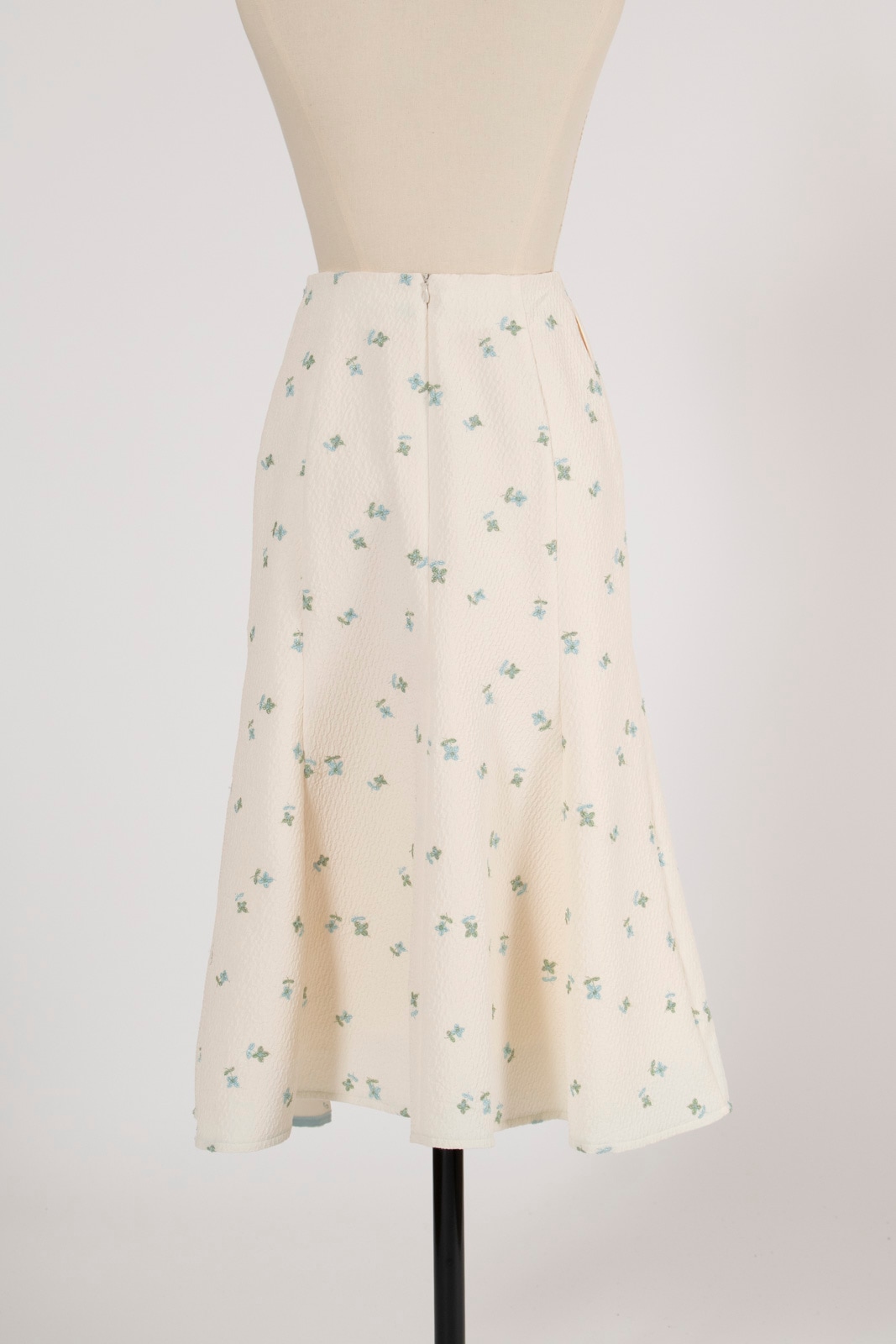 45R 刺繍入りフレアースカート 45R 刺繍入りフレアースカート