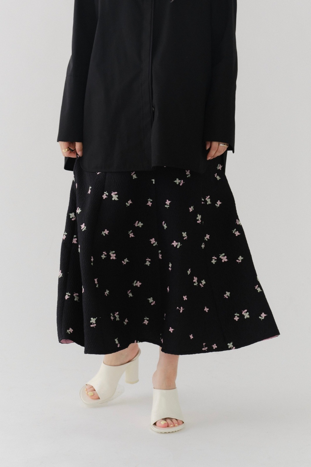 9月下旬発送予定 フクレ刺繍フレアスカート【2025AW】 | 2025 AW