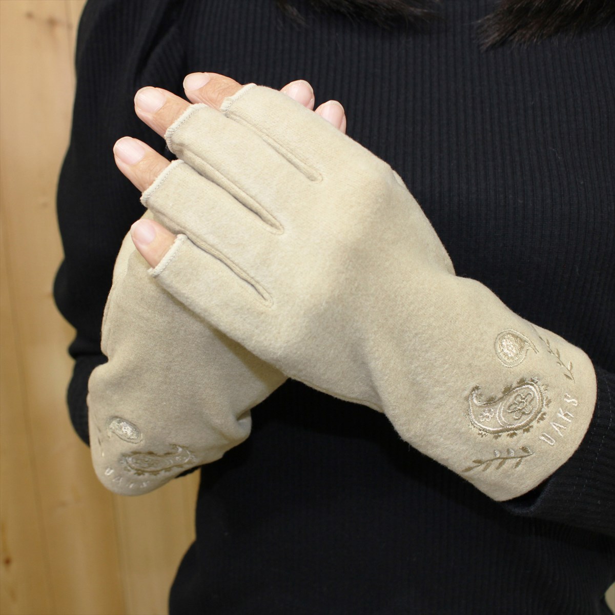 手袋 レディース スマホ対応 滑り止め付 指切り Daks 人気ブランド ベーシック おしゃれ 防寒 暖かい クリスマス プレゼント 手袋 レディース ダックス ヨークスオンライン本店 手袋と服飾雑貨の専門店