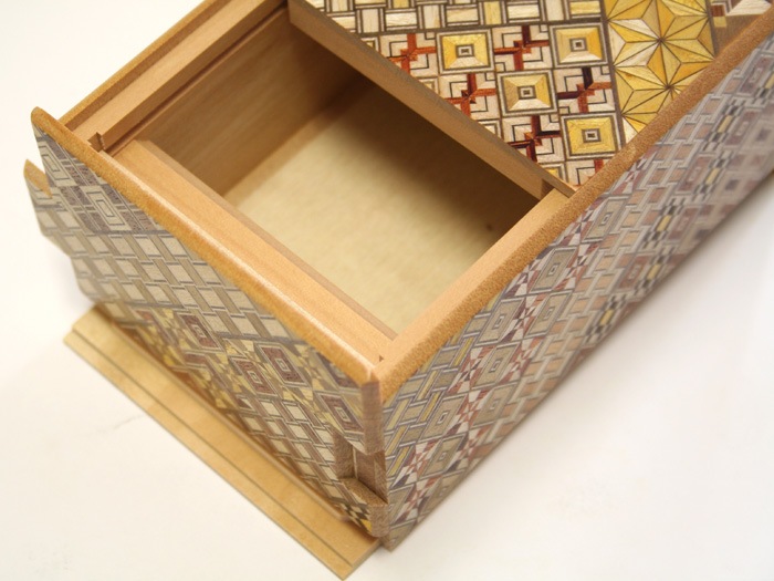 新品 箱根細工　２１回仕掛け　寄木細工　秘密箱 000000000202_U6gMQf7.jpg